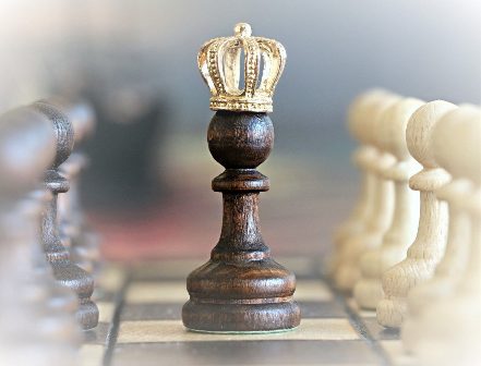 Meneur de jeu petit